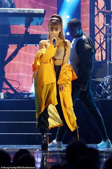 Ariana Grande Dazzles At The Iheartradio Music Festival Daily Mail Online