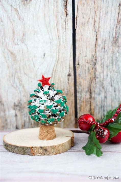 40 Festive Mini Christmas Tree Decorations And Ornaments