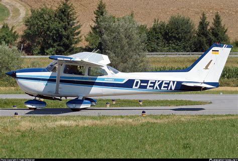 D EKEN Private Reims Cessna F172N Skyhawk II Photo By Hugo Schwarzer