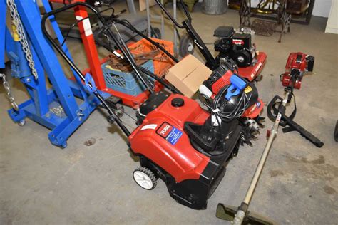 Toro Powerclear 518 Ze Single Stage Snow Blower With Electric Start