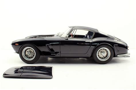 Maybe you would like to learn more about one of these? Top Marques Collectibles Ferrari 250 GT SWB, 1:12 schwarz | TMR12-05D