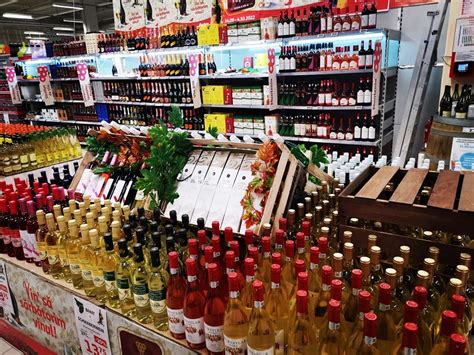 Feerie De Arome și Gusturi La Târgul De Vinuri Auchan 2022 Cu Peste 350