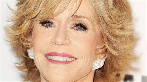 The idea for using the hairstyles for women over 60 with fine hair can be easier to be done especially because the fine hair will help you for making the appropriateness between your desire and the possible hairstyle chosen. Hairstyles for women over 60 with round faces