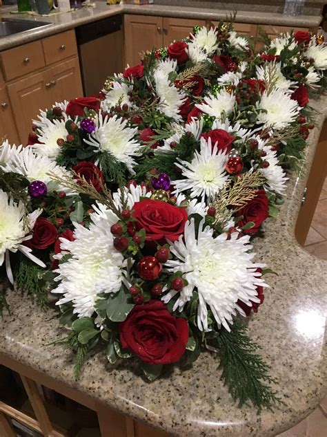 Christmas Flower Arrangement Centerpieces Christmas Flower