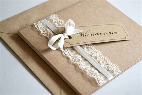 **Gestaltung:** Liebevoll gestaltete Einladungskarten zur ...