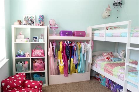 It means that i may receive a commission if you click a link if you're planning on organizing, decluttering, or renovating your small bedroom, we've gathered a list of the best organization ideas on pinterest to. Girls Room and Closet Organization In a Small Space ...