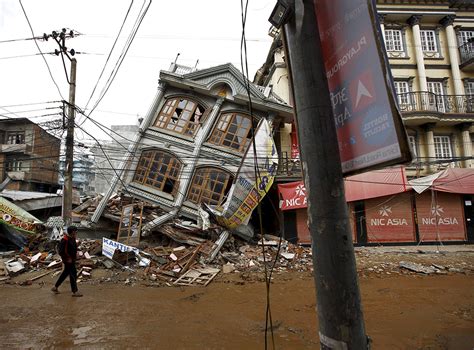 Please rate the gif image. GIFs Show Nepal's Slow Recovery One Year After Earthquakes ...