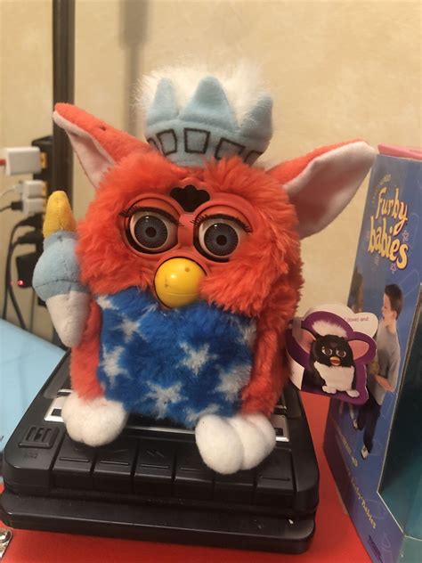 Furby 70 893 Statue Of Liberty K B Toys Special 1999 Dead Ebay