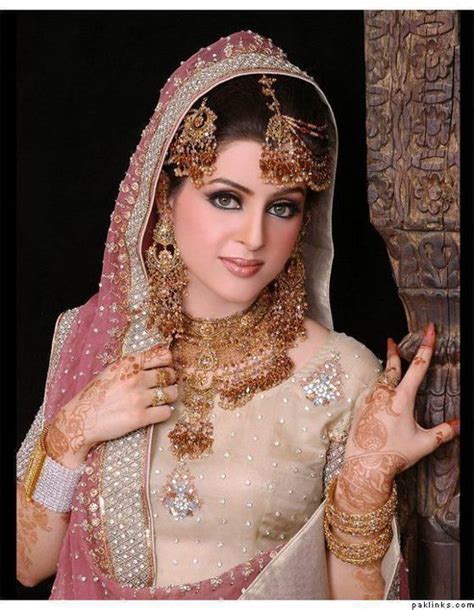 Dulha And Dulhan Pakistani Weddings Photos And Videos Dulha And Dulhan Pakistani Brides