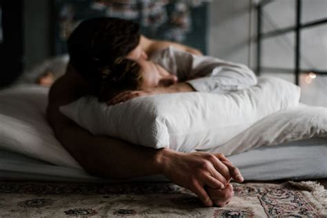 10 Bedtime Routines For Happy Couples To Make Your Love Last Love Residence In 2020 Happy