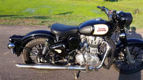It also gets a more simplistic royal enfield sticker on the fuel tank. Royal Enfield Bullet Classic 350 CC Black Red Rooster ...