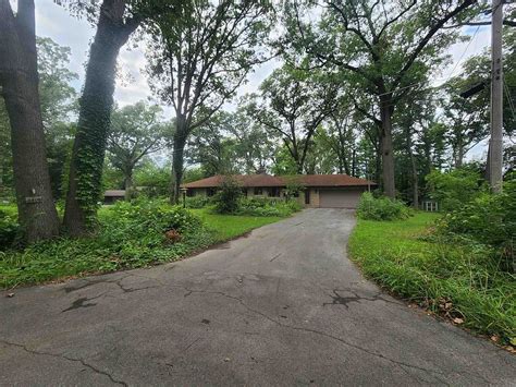 5410 Bluffton Rd Fort Wayne In 46809 Zillow