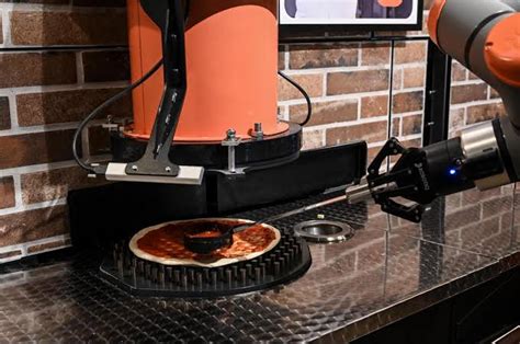 Pizzaiolo El Robot Que Prepara 80 Pizzas En Una Hora