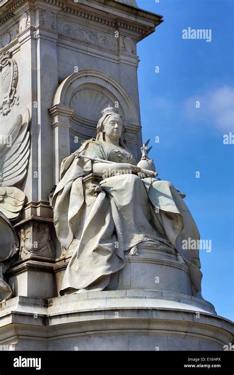 Palace Of The Queen Victoria Memorial Hi Res Stock Photography And