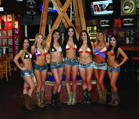 Redneck Heaven San Antonio S Newest Breastaurant Is Now Open