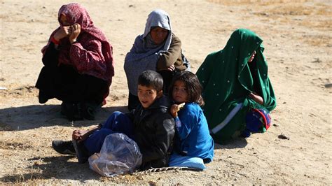 Check spelling or type a new query. Afghanistan: Um zu überleben - Mütter verkaufen ihre Kinder