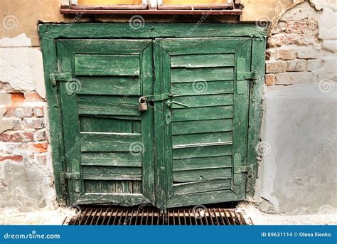 Old Cellar Door Stock Photo Image Of Padlock Green 89631114