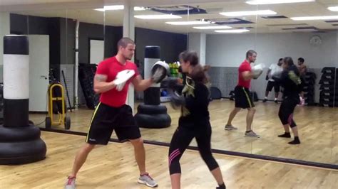 Kickboxing Pads Combinations Kicks And Punches How To Kick Box Learn