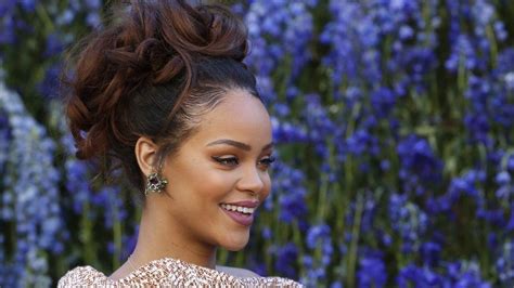 With A 600 Million Fortune Rihanna Is Officially The Worlds