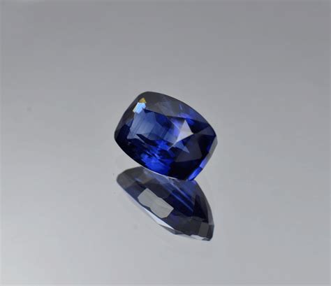 735 Carat Natural Ceylon Blue Sapphire Gemstone Elizabeth Jewellers