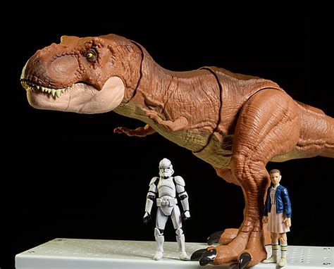 Review And Photos Of Jurassic Park Thrash N Throw Tyrannosaurus Rex Action Figure