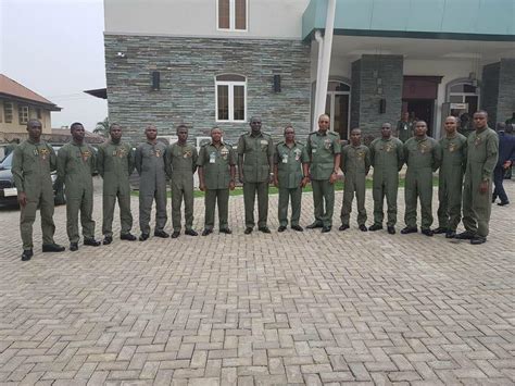 Official twitter account of the nigerian army. Nigerian Army Aviation : Meet The First Set Of Decorated ...