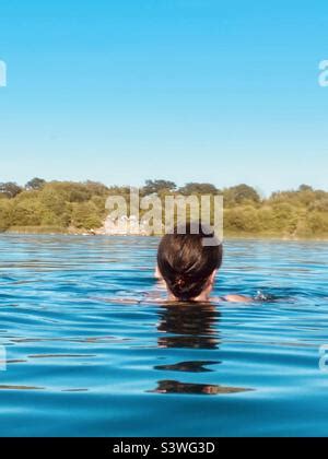 Blue Lagoon Bletchley Milton Keynes Sun Bathers Swimmers On Edge Of