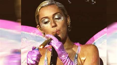 Miley Cyrus Smokes Blunt And Debuts New Song Tiger Dreams At Adult Swim Party Youtube