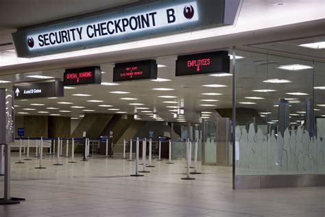 Tips To Get Through Airport Security Faster