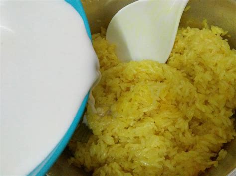 Untuk pulut:rendam 2cawan beras pulut lebih kurang setengah jam.masukkan beras pulut yang dah dibasuh dalam periuk nasi dan masukkan air paras2 beras. Sangat Mudah Ini Cara Masak Pulut Kuning Guna Rice Cooker ...