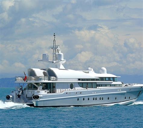 Yacht My Thunder Oceanfast Charterworld Luxury Superyacht Charters