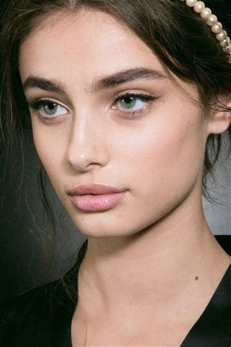 Taylor Marie Hill Backstage At Dolce And Gabbana Fall 2015