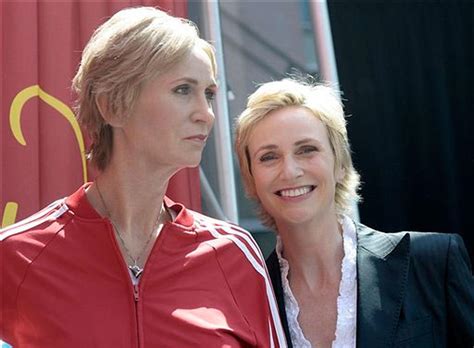 Jane Lynch Photo Pictures Cbs News