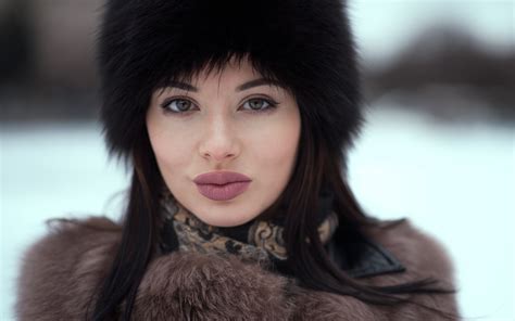 Black Hair Portrait Women Outdoors Women Millinery Fur Brunette 1080p Face Fur Coats