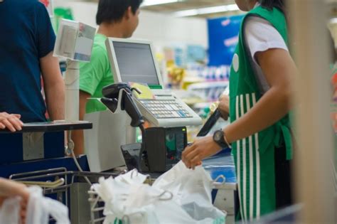 Sebuah kolam renang panjangnya 10 m dan lebar 5 m volume kolam renang tersebut 150 m3 kedalaman kolam renang tersebut adalah. Pakar Cukai Kata Harga Barang Akan Naik Bila SST Mula 1 ...
