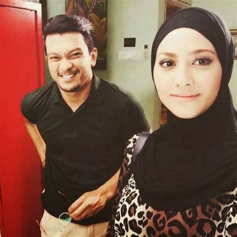 Isteri luar biasa, kisah seorang gadis yang terpaksa bangkit dari peristiwa kelam hidupnya. TV3: Dia... isteri luar biasa(novel)Update
