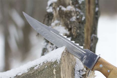What Is The Serrated Edge Of A Knife For Bushcraft Tool