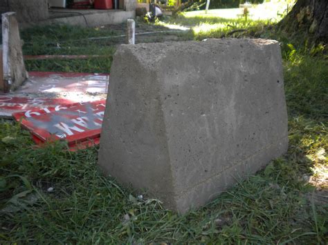 Concrete Block Molds: 7 Steps