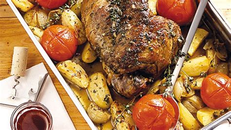 Lammkeule Griechisch Mit Kartoffeln Krauter Lammkeule Rezept Essen