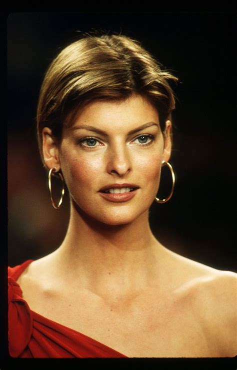 Linda Evangelista Hairstyles Her Hair Over The Years