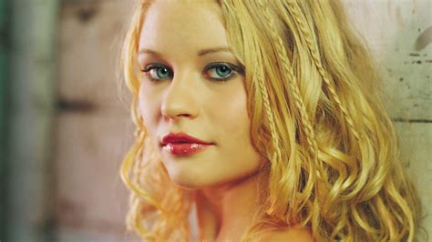 1920x1080 Resolution Emilie De Ravin Lip Images 1080p Laptop Full Hd Wallpaper Wallpapers Den