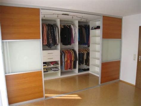 Der schiebeschrank mit hohen decken ermöglicht eine optimale nutzung des wandbereichs, er. Schrank Mit Schiebetüren Selber Bauen Barbarossa Paros von ...
