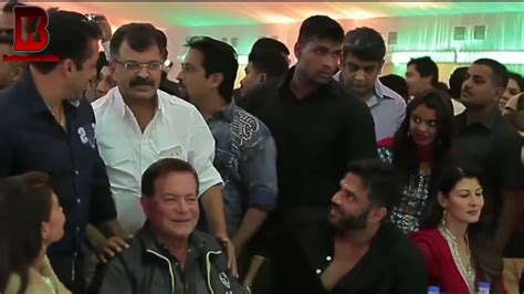 sangeeta bijlani ignore s salman khan at baba siddiqui iftar party video youtube