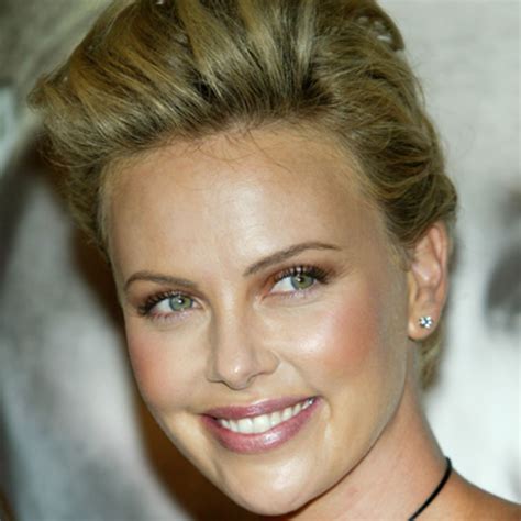 World Hot Actress Charlize Theron South African Actre
