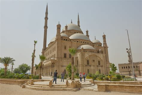إن إغلاق المنشآت التجارية وقت الصلاة، قد يتسبّب في تعطل مصالح المواطنين والمقيمين من ذوي الظروف الخاصة، كالمسافر والمريض؛ لذلك ينبغي الموازنة بين الإغلاق وقت الصلاة، وبين. صورة: اليوم السابع ينشر موعد وقت صلاة عيد الفطر 2020 في ...