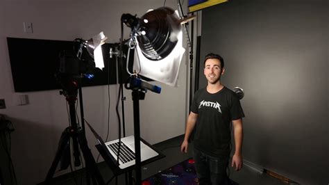 Best Lighting Setup For Vlogging And Youtube