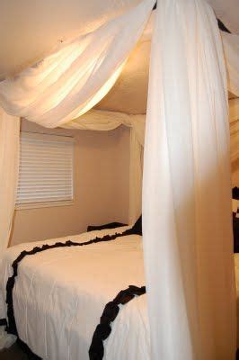 You will find these diy bed canopy ideas according to your criteria, requirements of your place, and of course, that really meet your personality. This seems an even better canopy bed, and all it would ...
