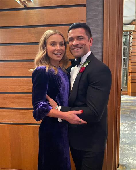 Kelly Ripa And Mark Consuelos Relationship Timeline Over View Your