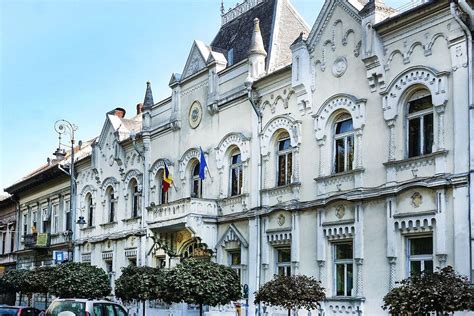 Arad was first mentioned in documents in the 11th century. Palace in downtown Arad put up for sale | Romania Insider