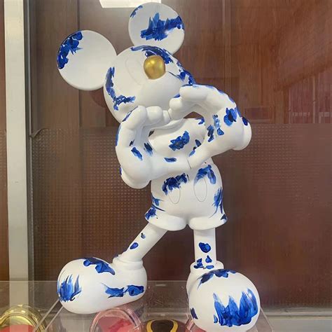 Estátua Mickey Mouse Love Coração Branco E Azul 30cm Disney Mkp